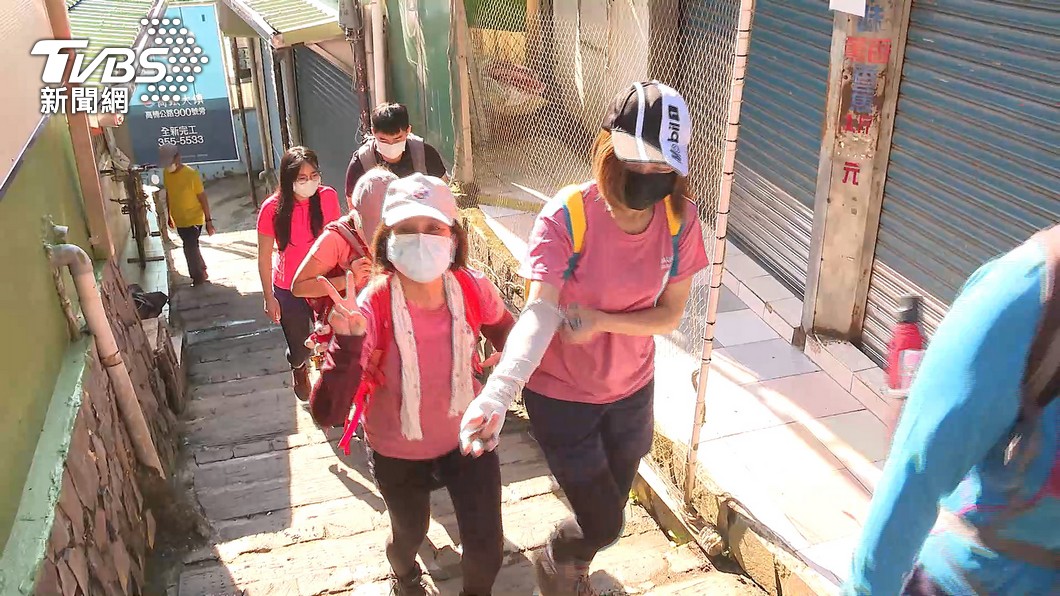 降二級可內用「戶外卻強制口罩」 網轟爆:沒資格叫降級