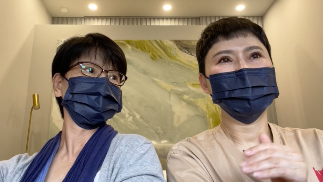 詹雅雯致敬費玉清 與親妹飆唱〈一剪梅〉她羞喊:笑死人