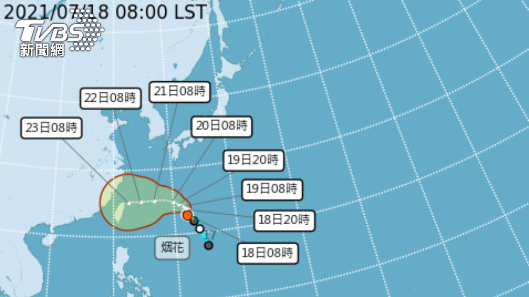氣象局天氣預報課長林秉煜說明,今早8時烟花在鵝鑾鼻東南東方,110公里的海面上。(圖/氣象局提供)