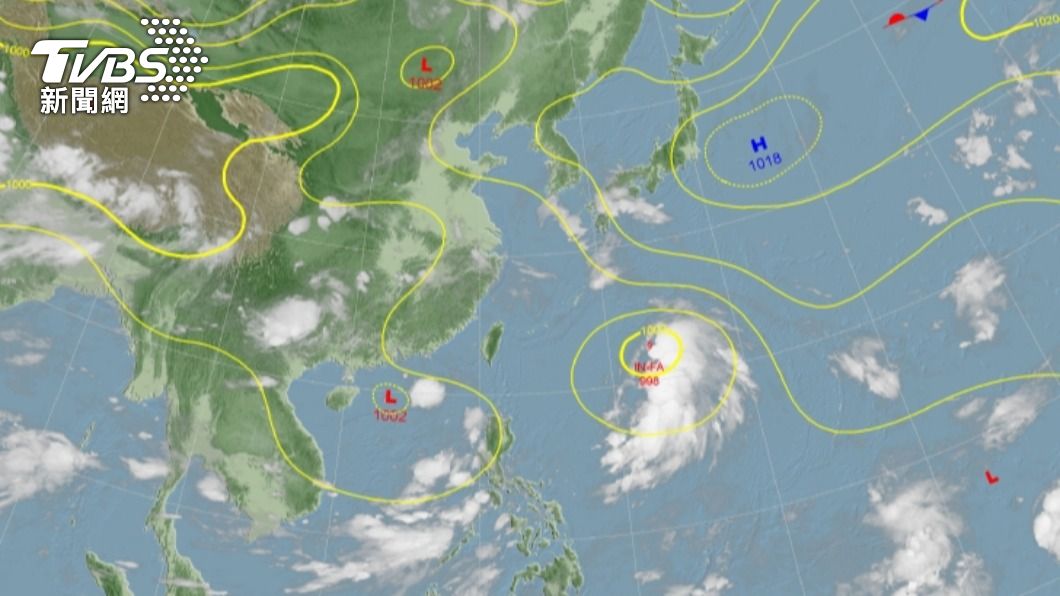 烟花颱風持續在增強當中。(圖/氣象局提供)