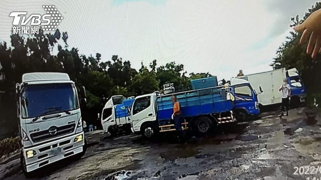「蝦」爆!無罩群聚賣活蝦 11人恐吃330萬罰鍰