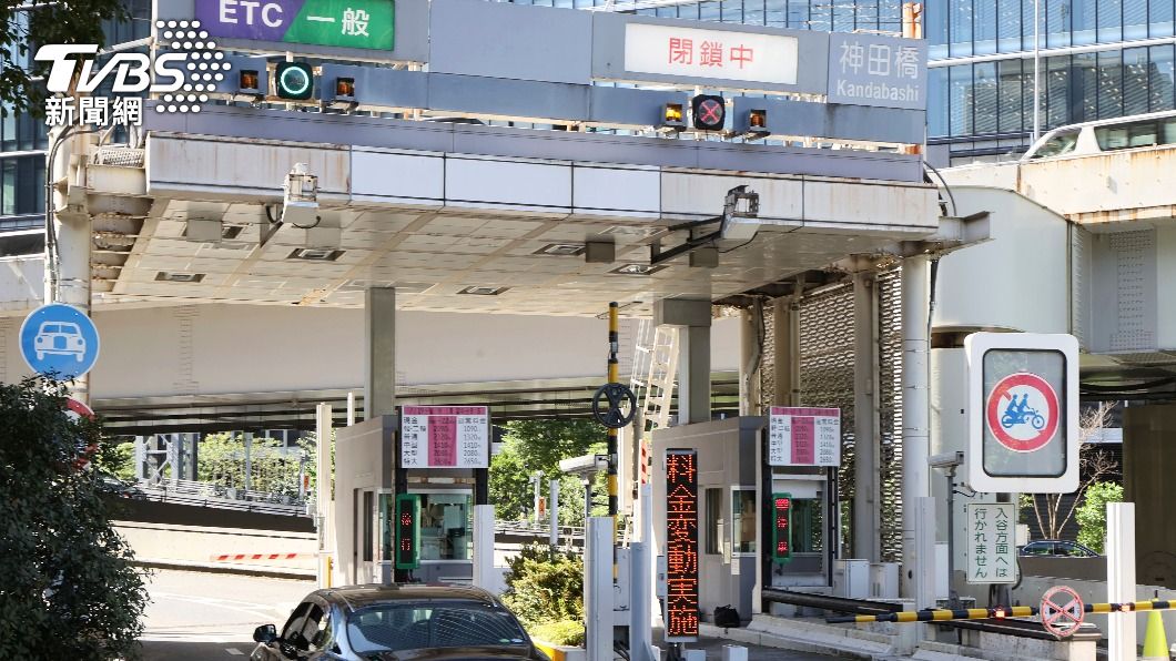 部分匝道關閉減少交通量。(圖/達志影像美聯社)