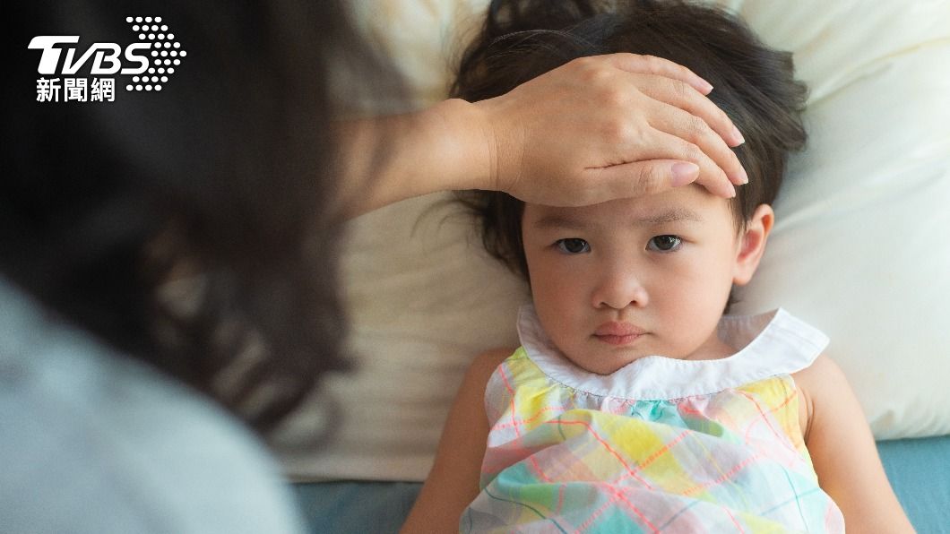 國外受Delta變異株肆虐,導致0至3歲幼童感染機率增加。(圖/shutterstock達志影像)