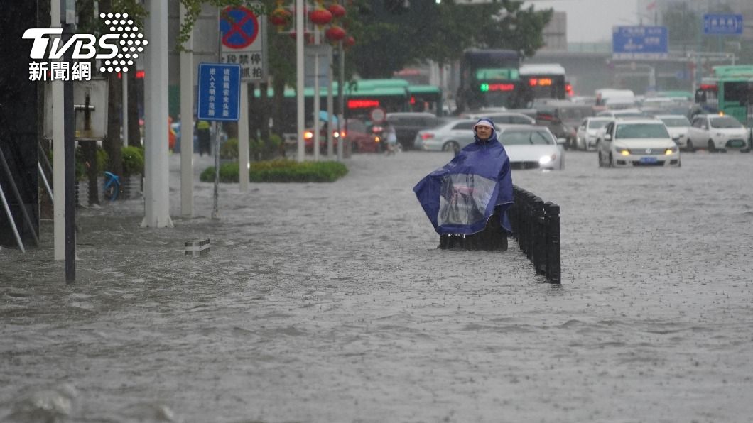 大陸鄭州暴雨成災 水入地鐵釀12死5傷一級防汛