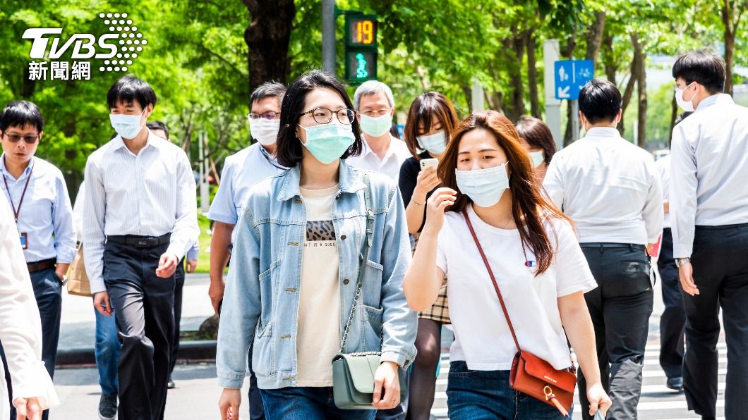 王必勝說,戴口罩一直都是最有效、最簡單的預防傳染措施。(圖/Shutterstock達志影像)