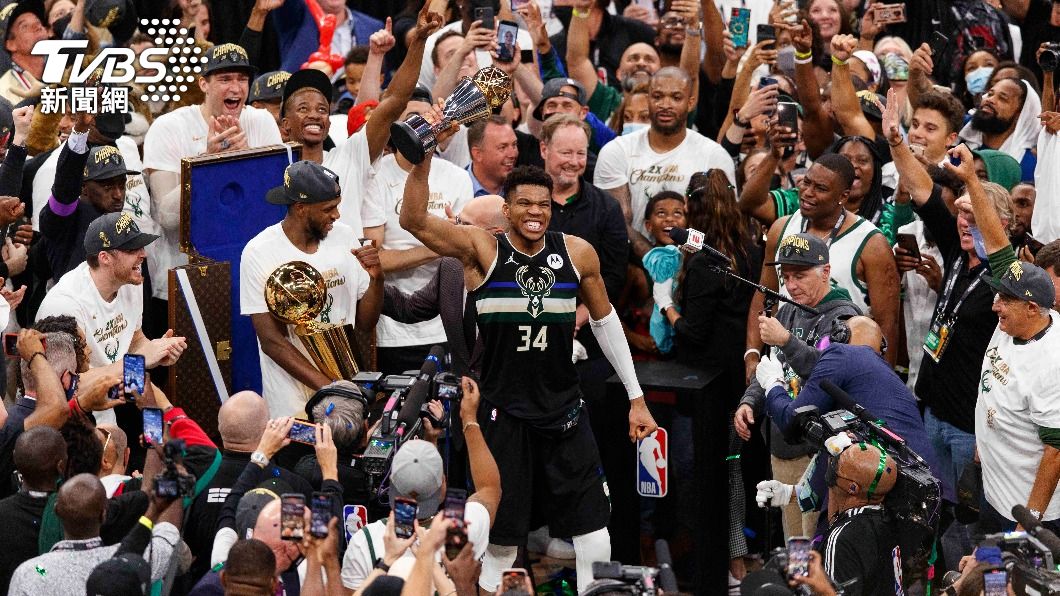 擺地攤到成NBA球星　字母哥獲選總冠軍戰MVP