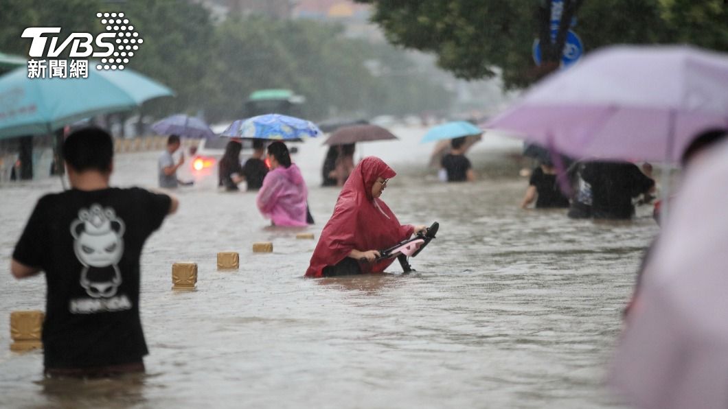 千年一遇?暴雨重創河南鄭州 網友要求真相