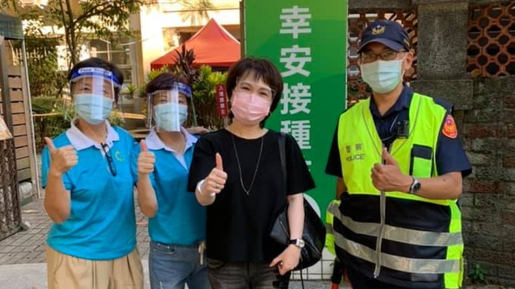 沈春華不忘感謝警察的辛勞。(圖/翻攝自沈春華臉書)