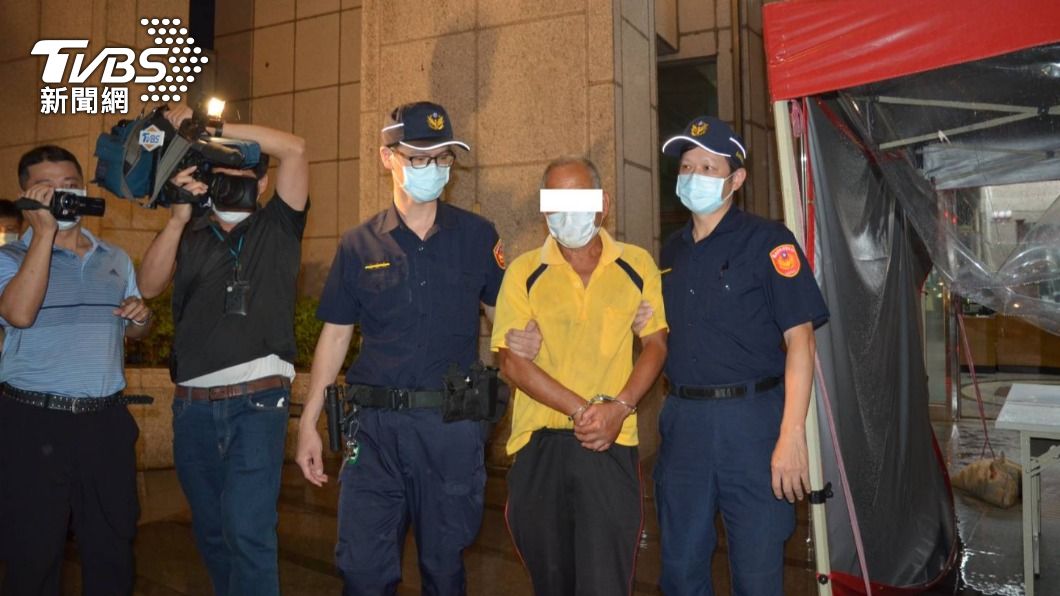 陳男盛怒下持刀砍殺情敵被逮。（圖／TVBS）