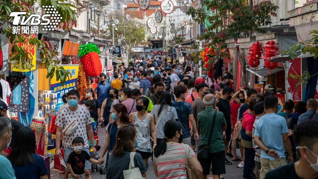 新加坡漁港群聚逾4百人確診 馬國連9天單日染疫破萬