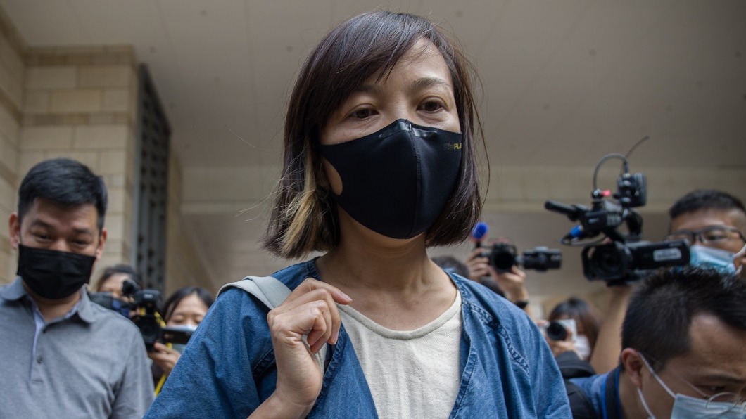 陳沛敏及林文宗在張劍虹等高層被控時亦有到庭,陳昨被警方取消保釋,並即被落案起訴。(圖/香港01提供)