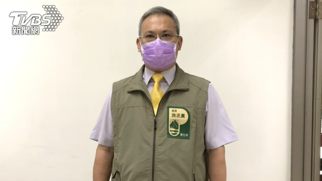 屏東縣衛生局長施丞貴說明案14816女果農的情況。(圖/屏東縣政府提供)