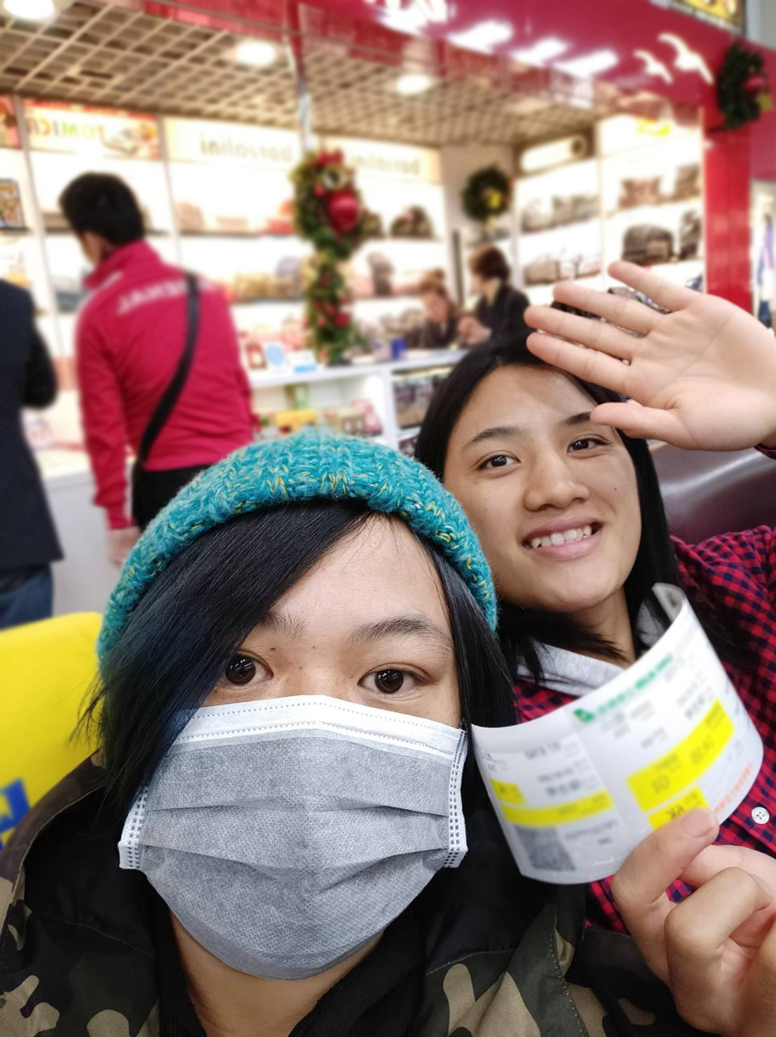 陳念琴與姊姊合影。（圖／中華文化總會提供）