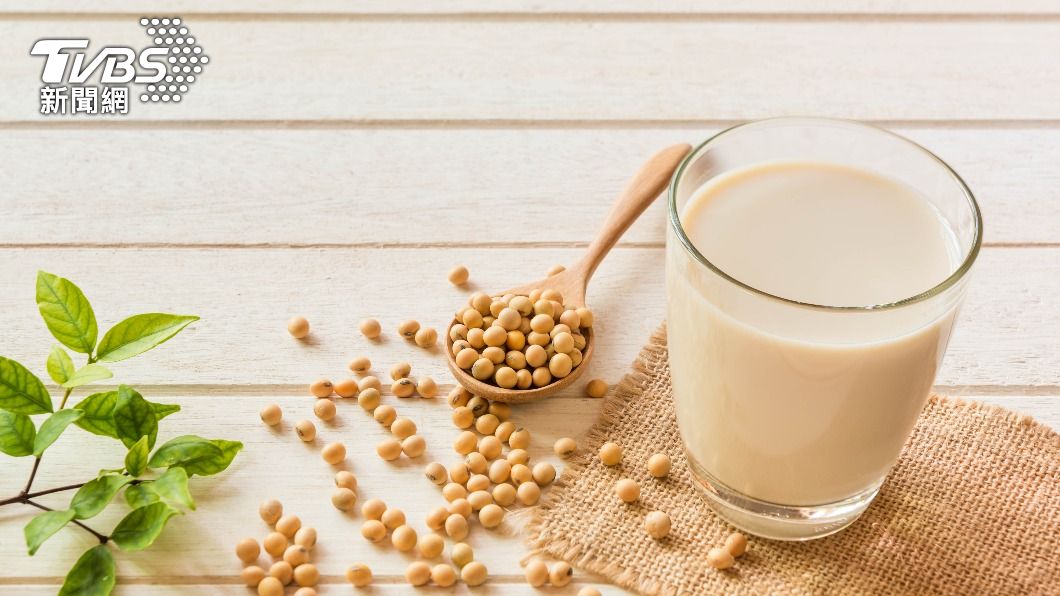豆漿擁有豐富鈣質和蛋白質。(示意圖/shutterstock達志影像)