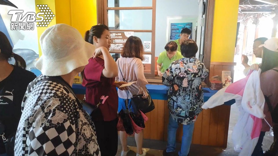 隨著中央放寬旅遊指引,各景點陸續湧現人潮。(示意圖/TVBS)
