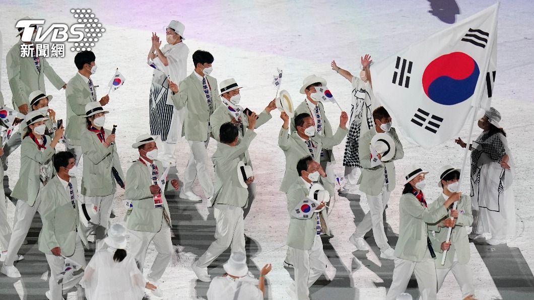 南韓隊運動選手進場。(圖/達志影像美聯社)