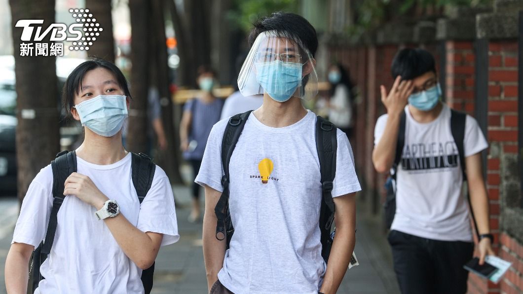 指考化學中間偏難 推理圖表題增加考驗分析能力