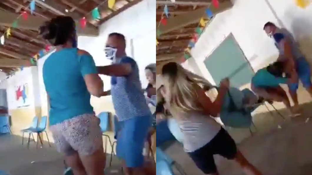 3女1男互相扭打推擠,還狂丟椅子。(圖/翻攝自推特)