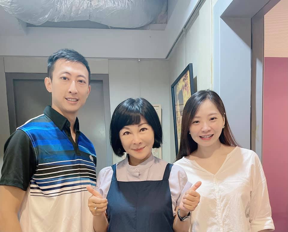 吳淡如和朱木炎及老婆合照。(圖/翻攝自吳淡如臉書)