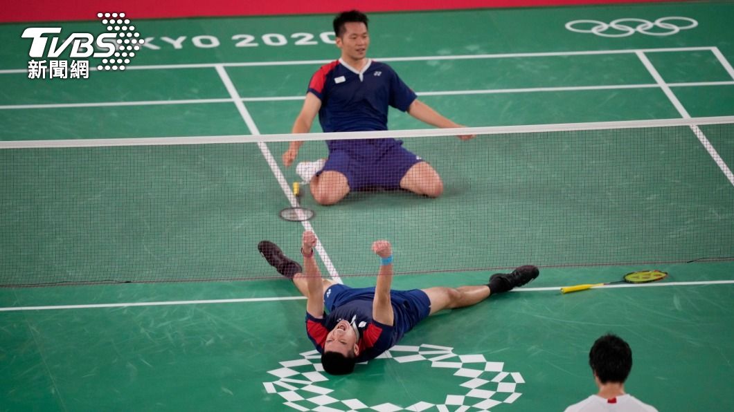 李洋、王齊麟擊敗日本隊挺進4強賽。(圖/達志影像美聯社)