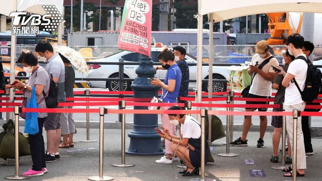 韓國單日確診連24天破千　大賣場百貨採實名制