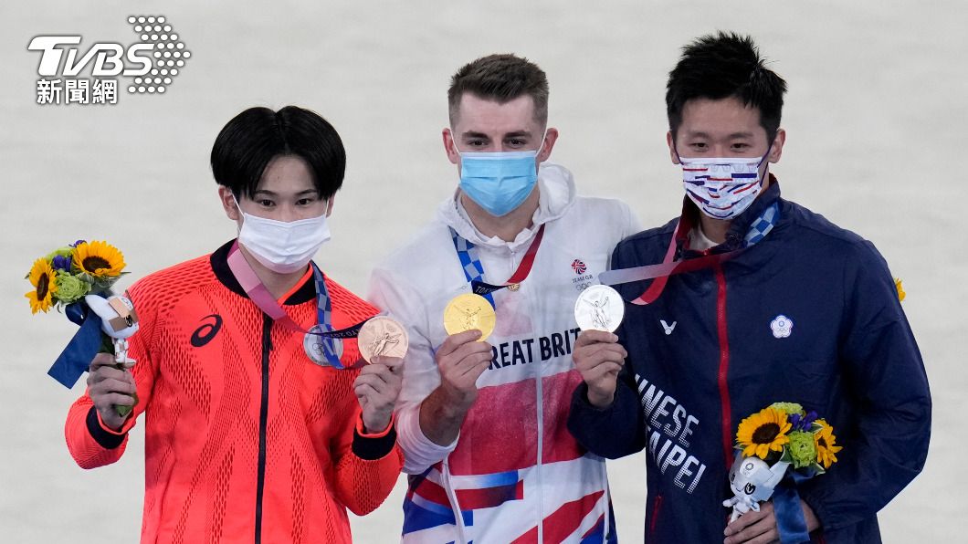 日本選手萱和磨、英國選手惠特洛克(Max Whitlock)、台灣選手李智凱。(圖/達志影像美聯社)