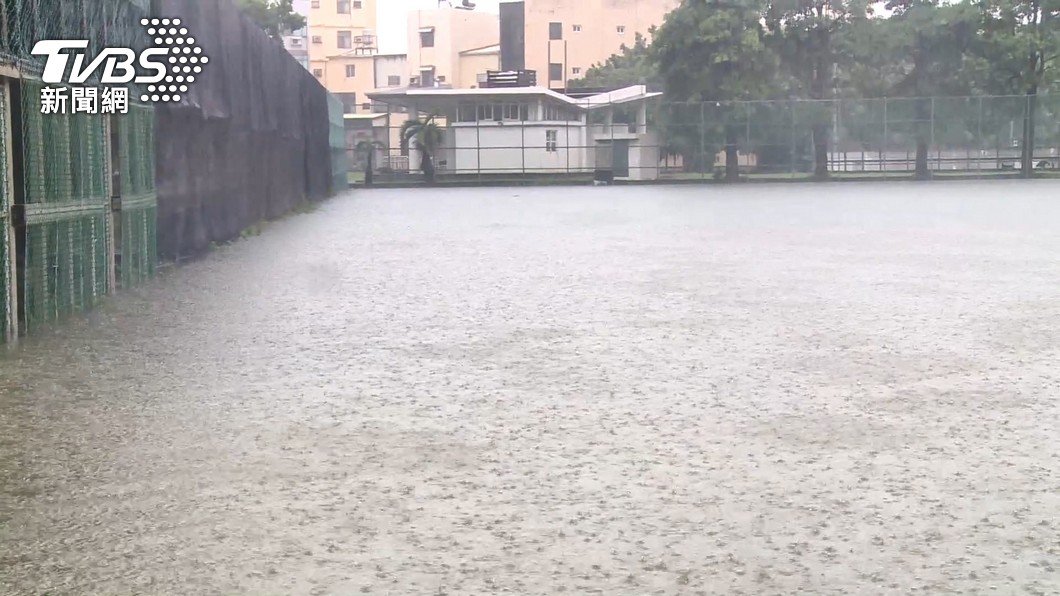 輕颱盧碧逼近台！明起挾豪雨襲中南部　影響時間出爐