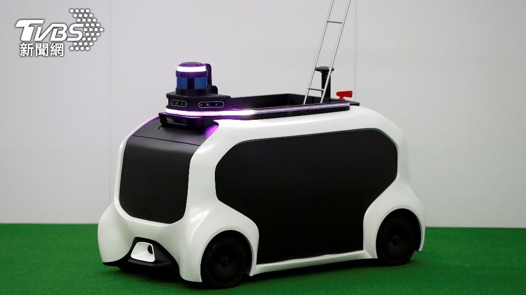 電動小巴士可載鐵餅、鏈球、標槍。(圖/達志影像路透社)