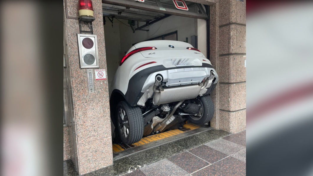 百萬休旅摔電梯井!車主急從後座逃命 維修費50萬起跳
