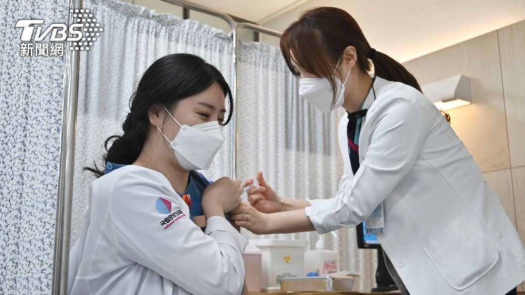南韓醫護打完疫苗患腦髓炎　政府判定「工傷」可獲賠償　