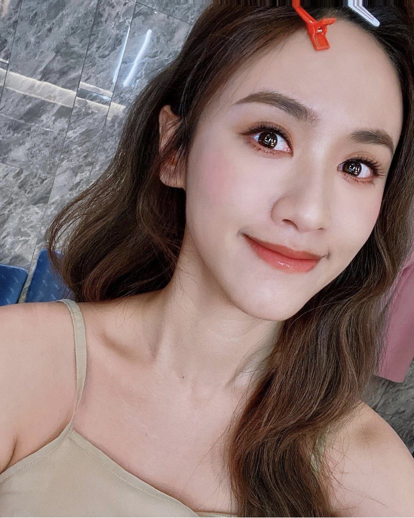 網友紛紛於底下留言表示兩人真的很有父女相。(圖/翻攝自sandywis IG)