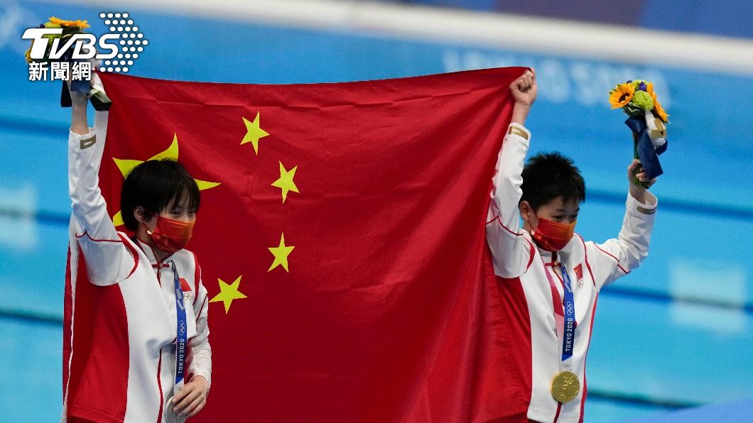 中國跳水選手全紅嬋(右)。(圖/達志影像美聯社)
