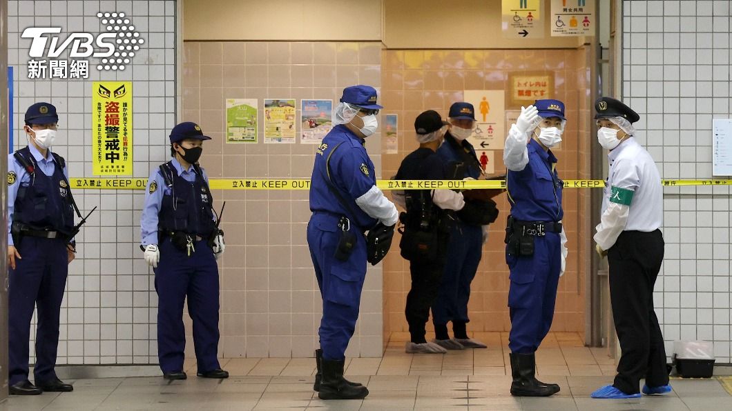 目前警方封鎖車站展開調查。(圖/達志影像路透社)