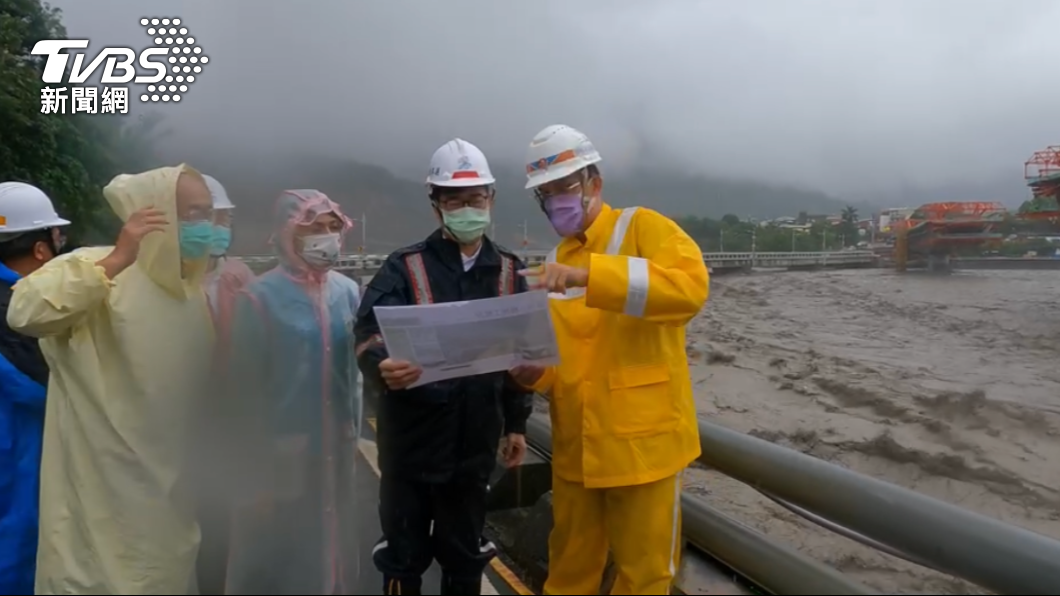 高雄山區溪水暴漲。(圖/高雄市政府提供)