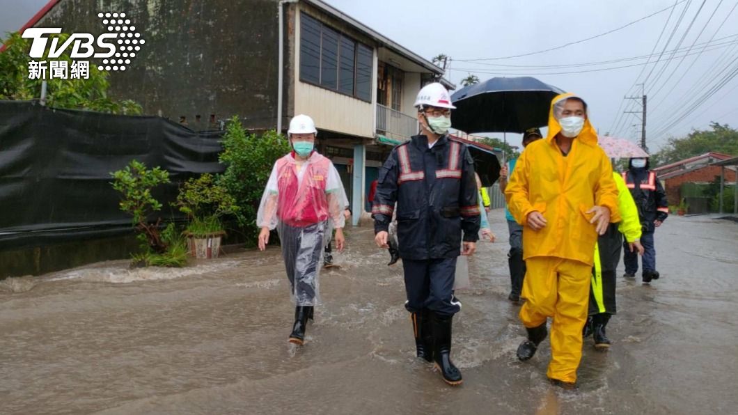 高雄緊急撤離山區2千多位民眾。(圖/高雄市政府提供)