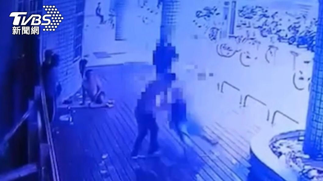 揪友鬥毆2打1!43歲男疑因跌倒 打完竟吐血送醫死亡