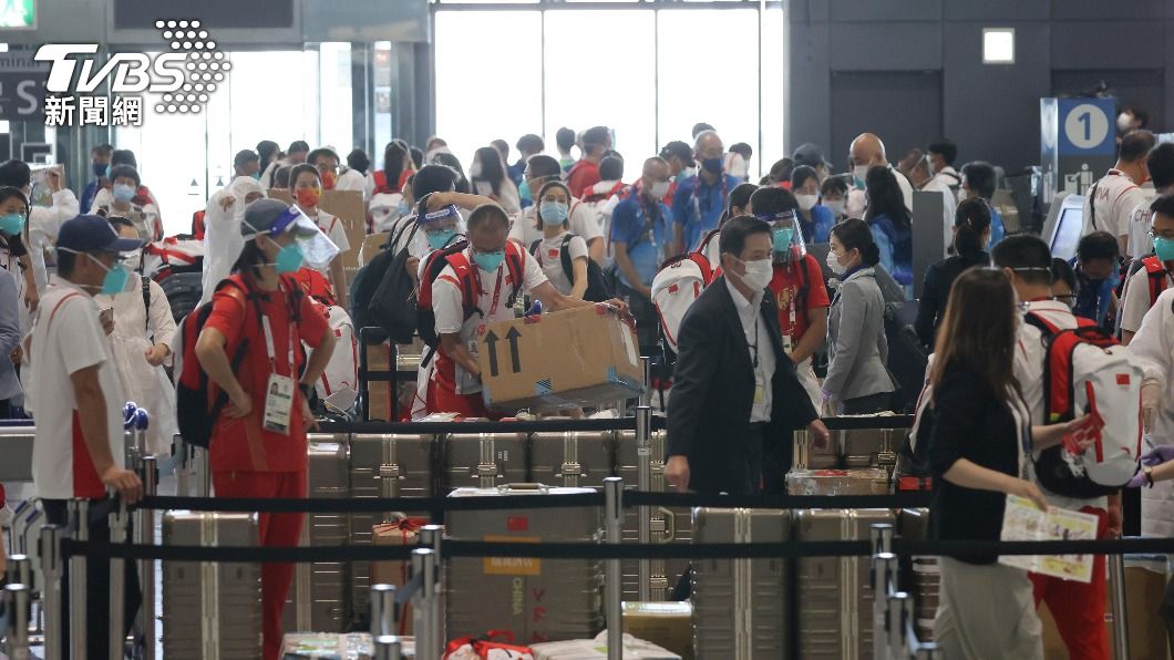 許多國家都選在今天回國。(圖/達志影像美聯社)