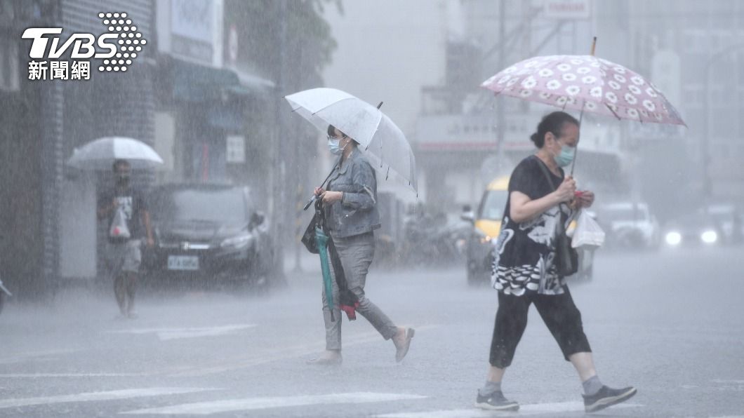 颱風馬鞍外圍環流影響 東南部及恆春晚起防大雨