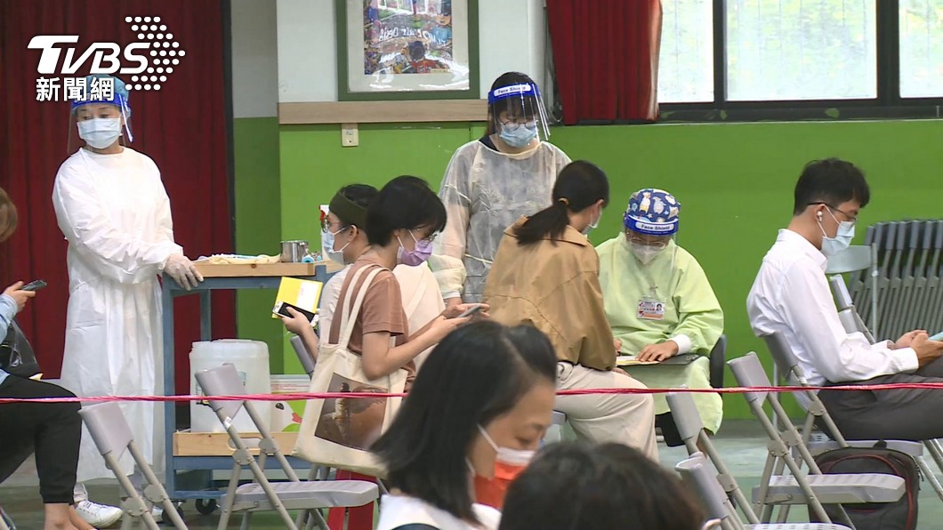 醫界建議趕緊打疫苗可以防止重症。(圖/TVBS資料畫面)