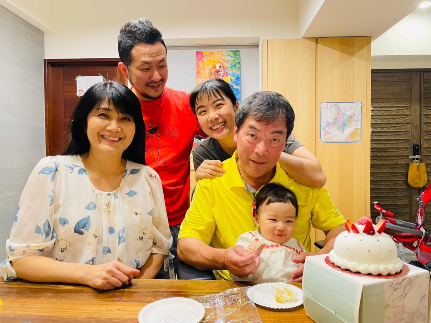九把刀和周亭羽一家和樂。(圖/翻攝自九把刀臉書)
