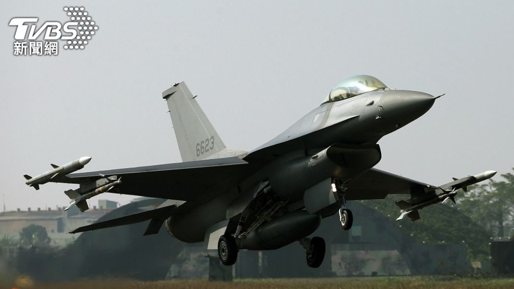 嘉義F-16V驚傳座艙罩飛脫 人機均安降落