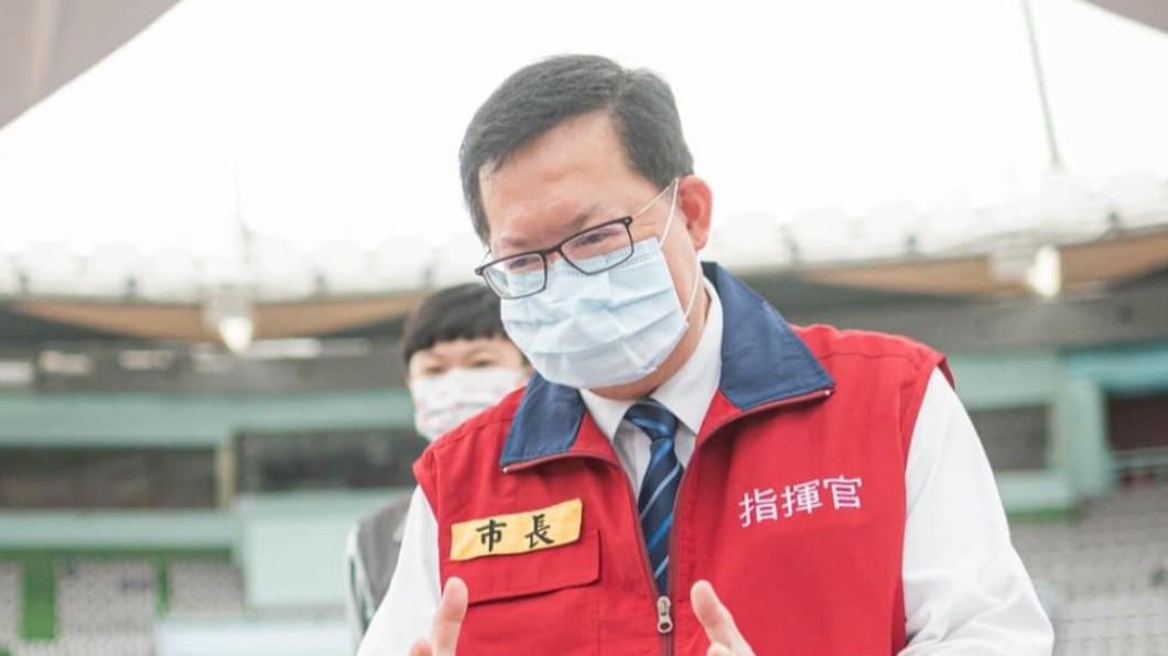 桃園市長鄭文燦肯定天成快打法,還特別說這是「港式飲食打法」。(圖/翻攝自鄭文燦臉書)