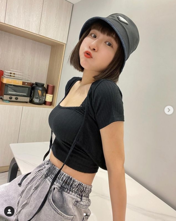 峮峮一席話全場毛爆。(圖/翻攝自峮峮IG)