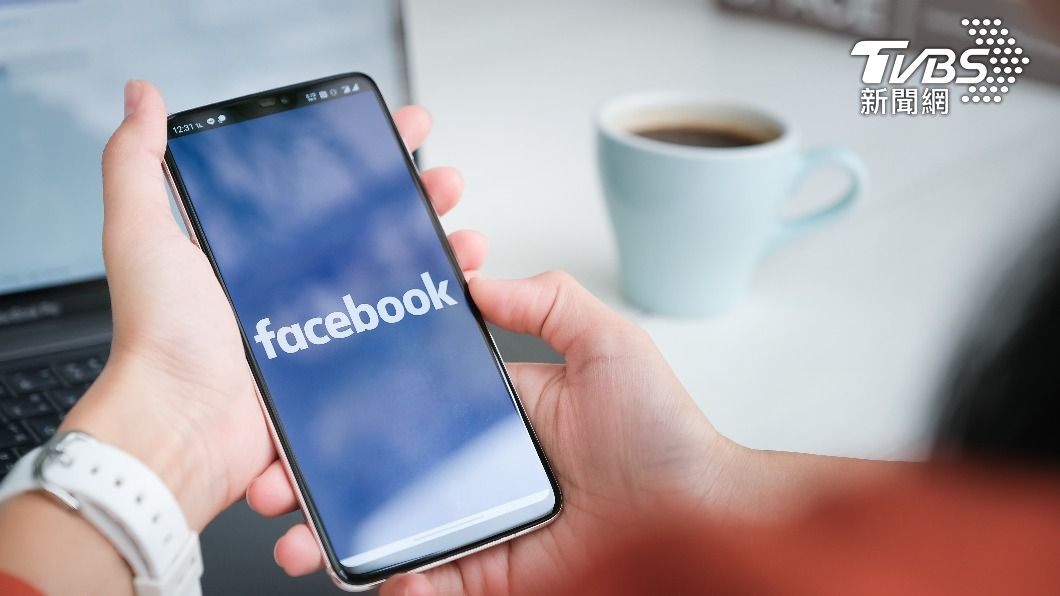 以前許多人喜愛於臉書發佈動態,分享生活。(示意圖/shutterstock達志影像)