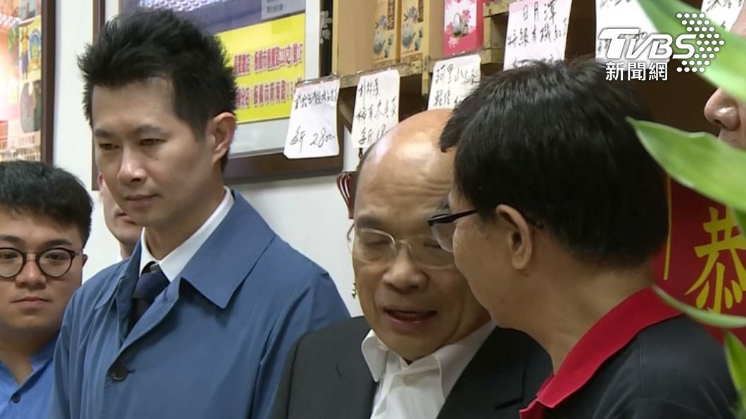 蘇貞昌陪同丁怡銘道歉。(圖/TVBS資料畫面)