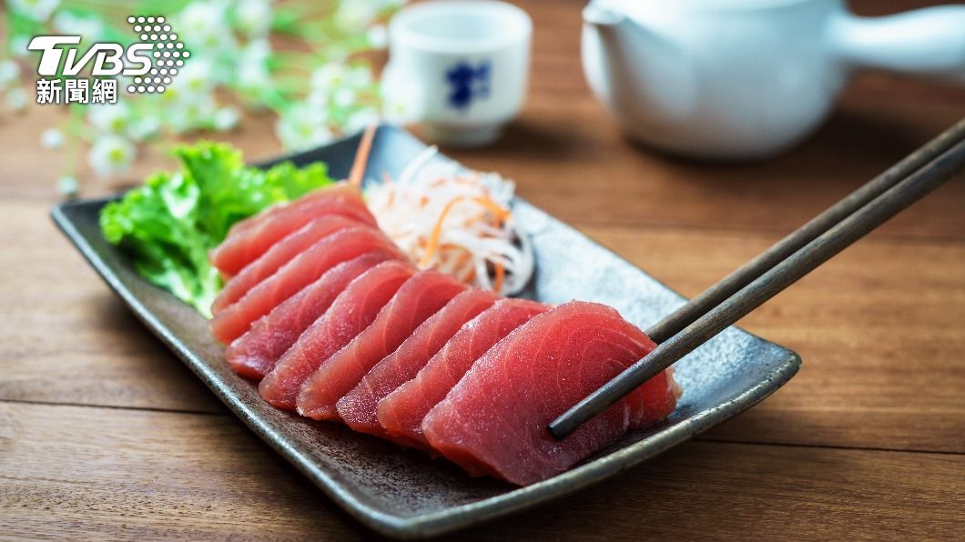 網友提醒吃生魚片要注意新鮮度。(示意圖/shutterstock達志影像)