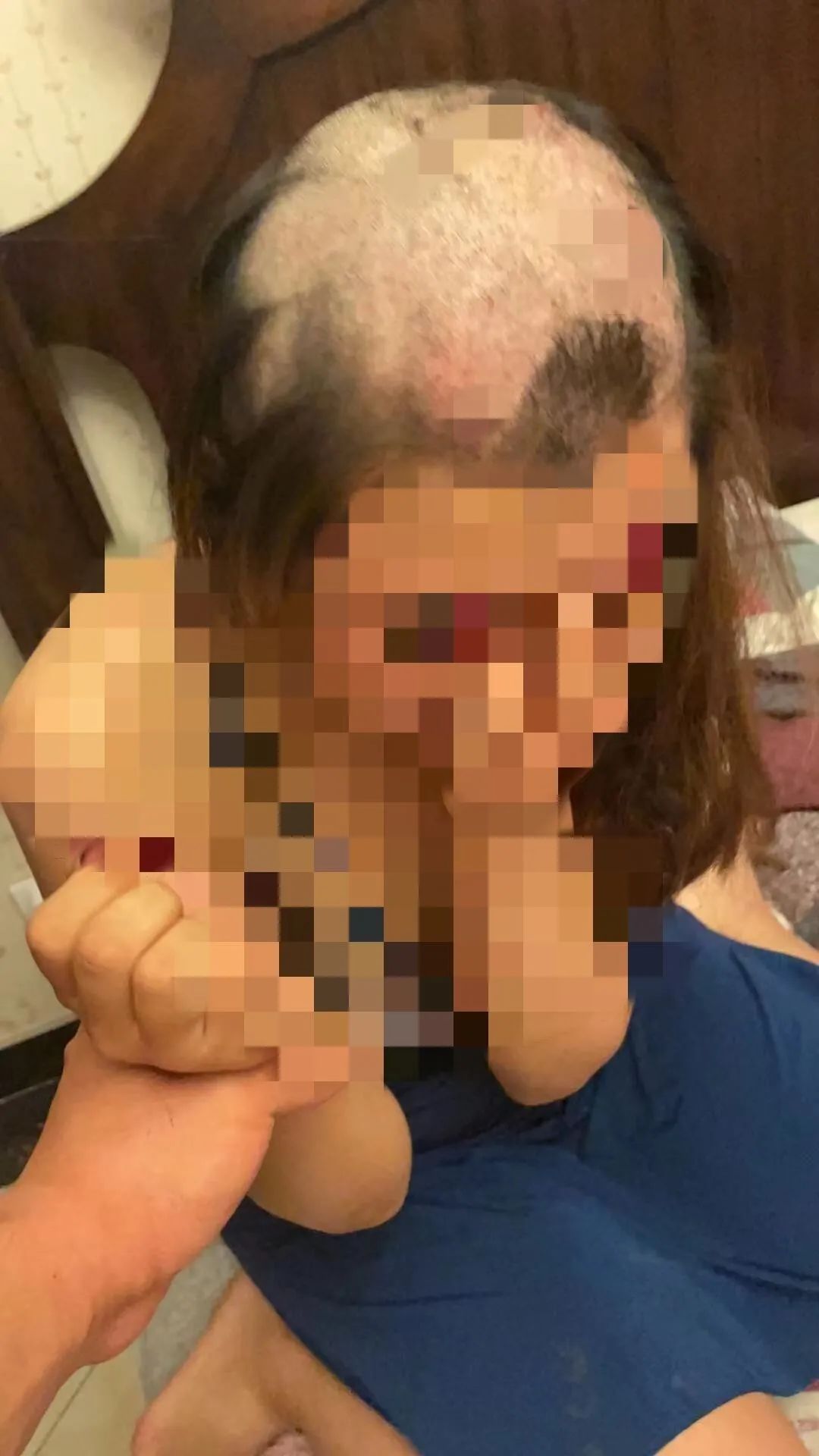 人妻聲稱,出軌影片是丈夫逼迫她拍的。(圖/翻攝自微博)