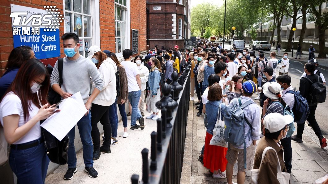 英國於6月份開放18歲以上年輕族群接種。(圖/達志影像路透社)