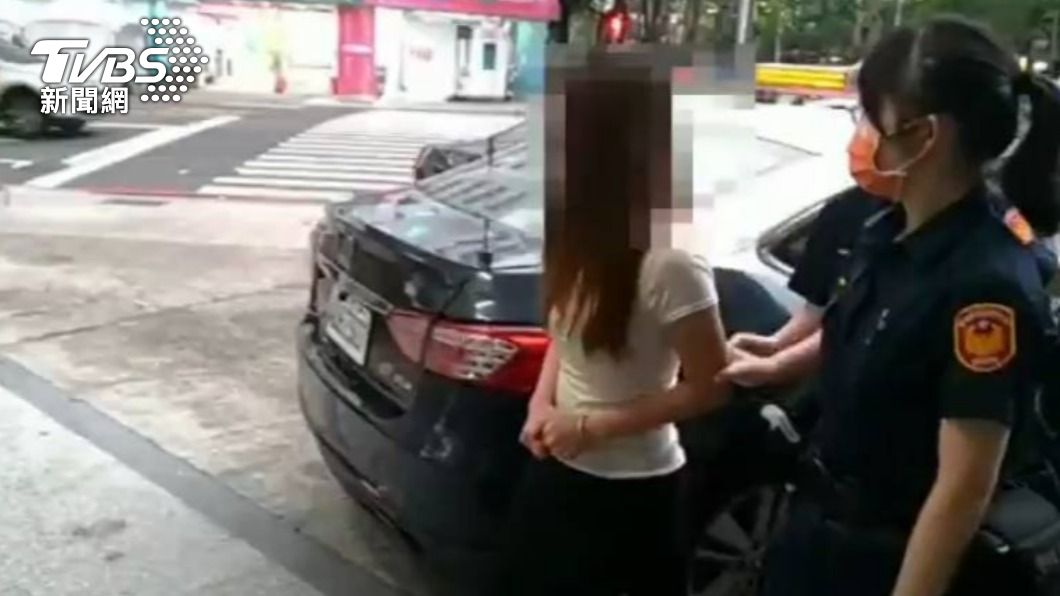 吳女與陳男相約85大樓日租套房從事性交易,被警方查獲依法送辦。(圖/警方提供)