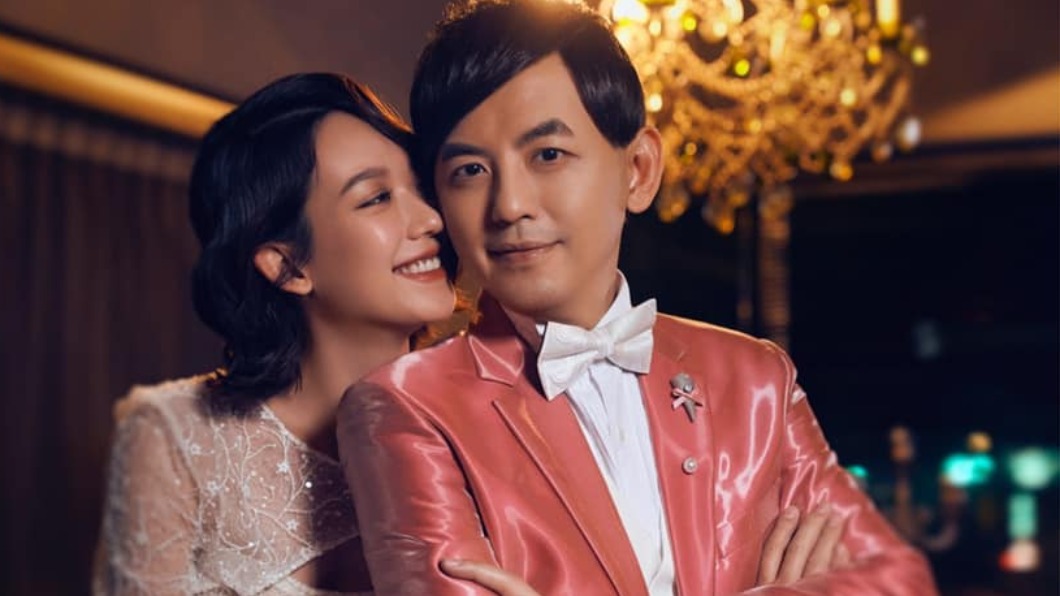孟耿如在更衣間被黃子佼從縫隙雙眼直盯嚇瘋。(圖/翻攝自孟耿如臉書)